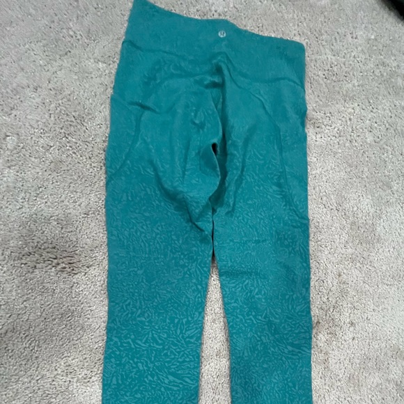 Lululemon invigorate 23” leggings - Picture 2 of 3